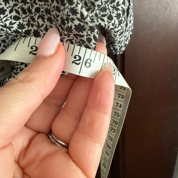 JOHN VARVATOS | Blue and White Floral Printed  Short Sleeve Button Down Shirt XL - Picture 6 of 7